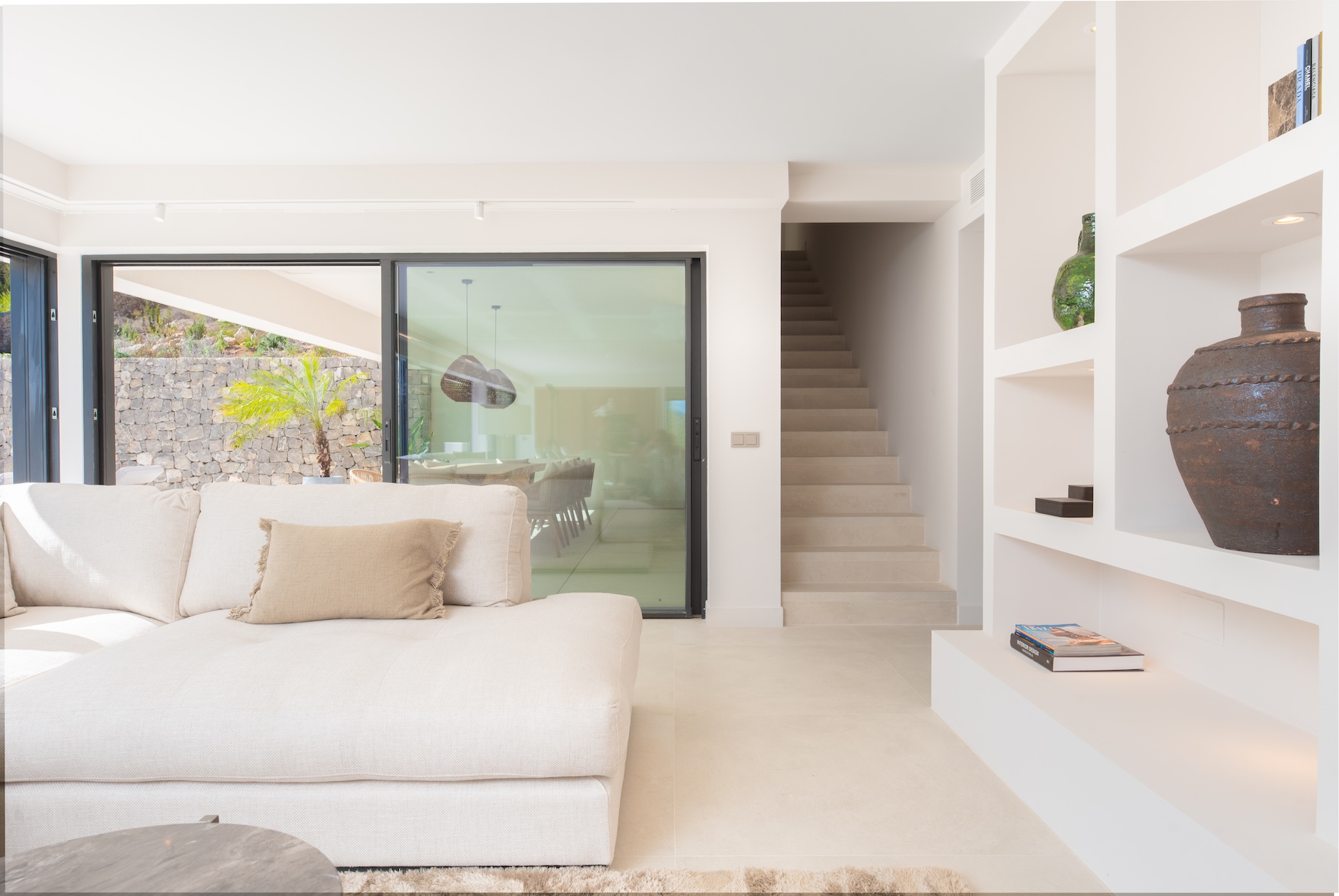 Resa Estates Ibiza villa te koop modern 1.living .jpg